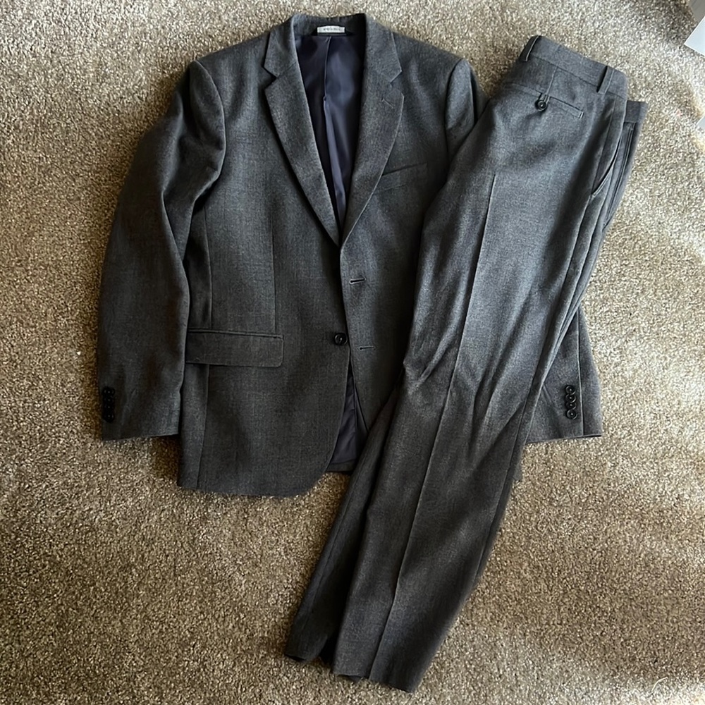 Banana Republic complete set. The jacket and the pants together at great price